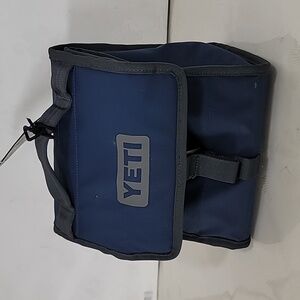Nwt Yeti Day Trip Lunch Bag
